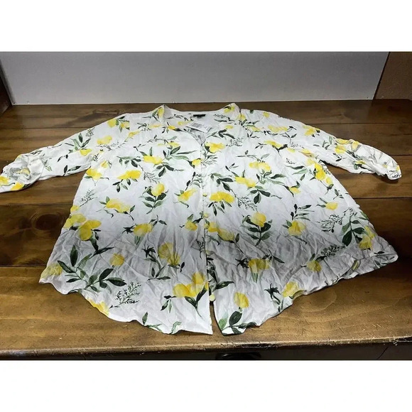 Torrid Harper Blouse Plus Size 2 Lemon Print Button Front White Yellow NWT - Picture 1 of 11